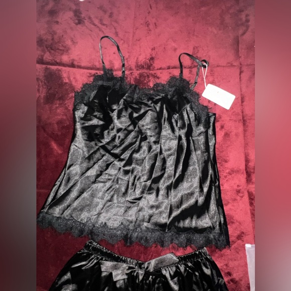 Lu’s Chic Satin and Lace Pajama Cami/short Set- Large - Picture 5 of 9